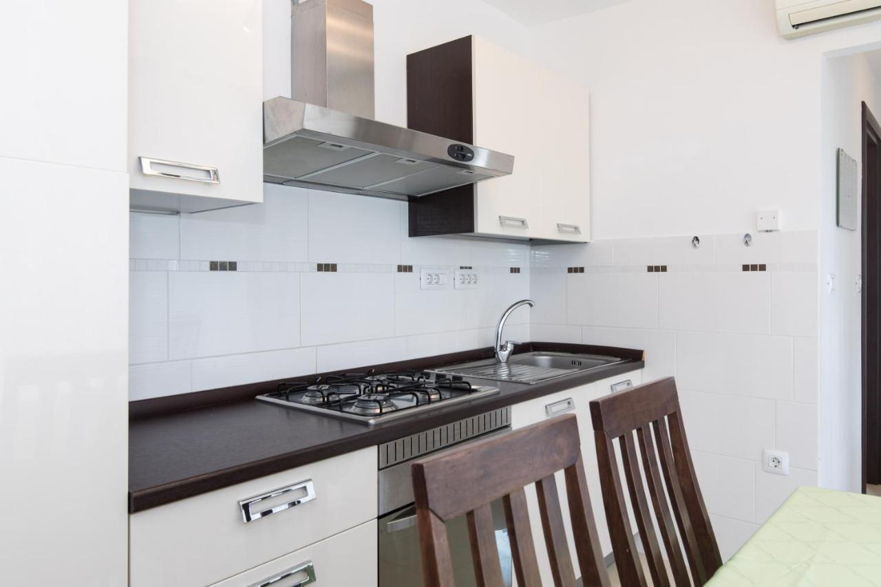 Apartments Darko Near The Sea Baska  Ngoại thất bức ảnh