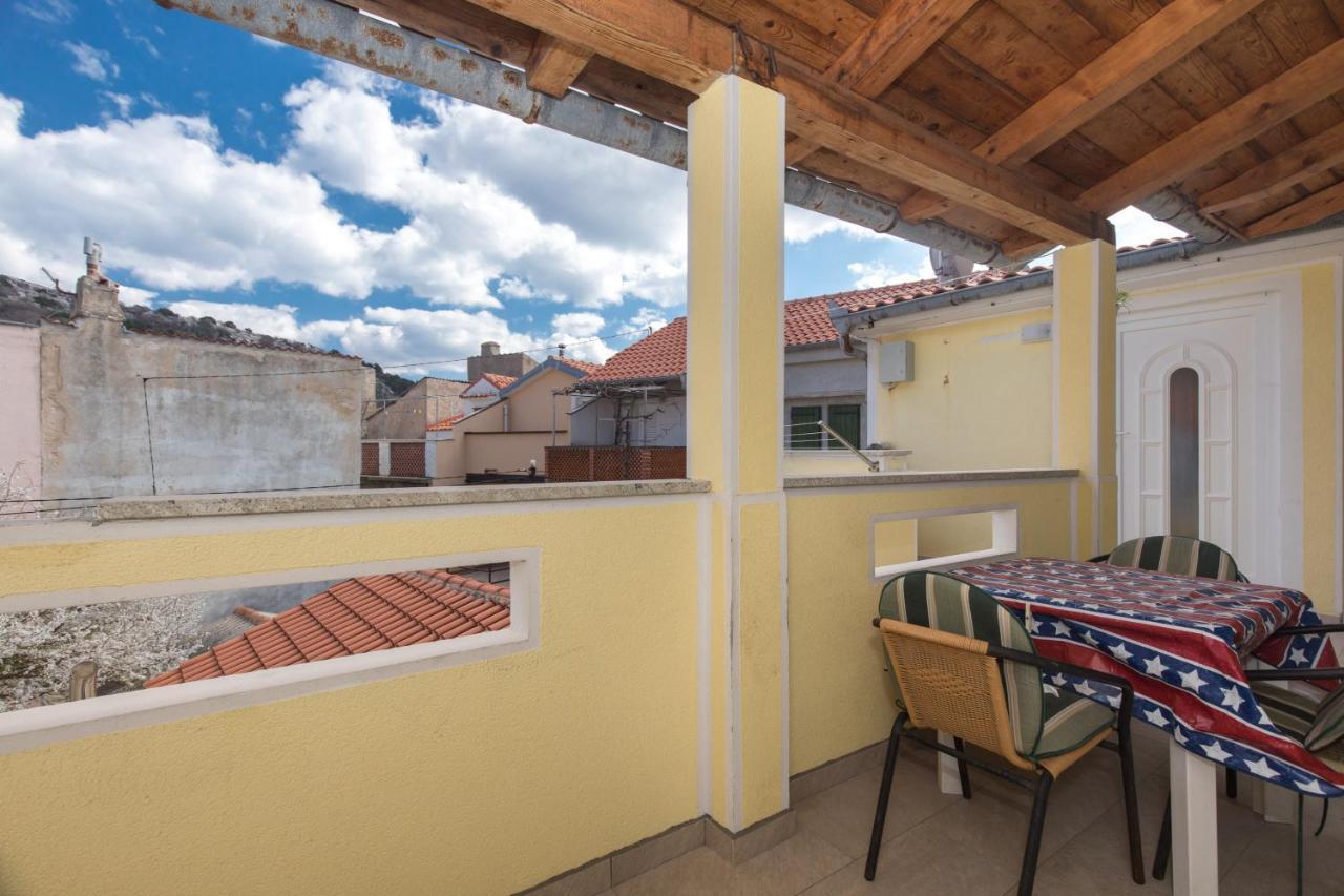 Apartments Darko Near The Sea Baska  Ngoại thất bức ảnh
