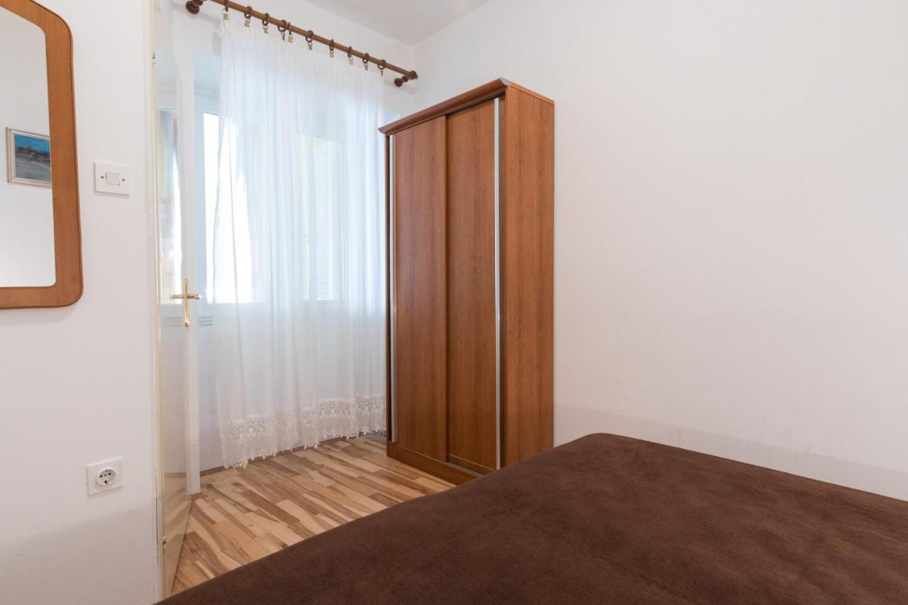 Apartments Darko Near The Sea Baska  Ngoại thất bức ảnh