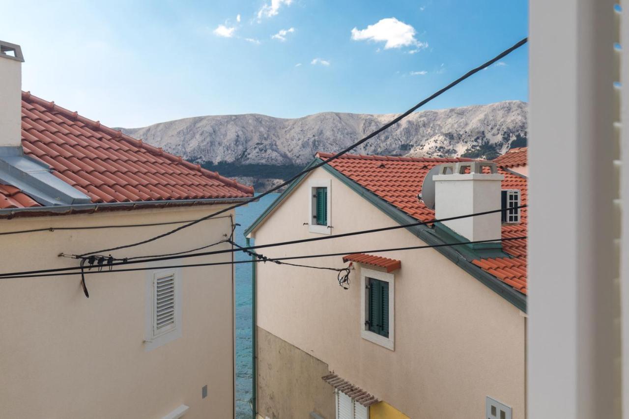 Apartments Darko Near The Sea Baska  Ngoại thất bức ảnh